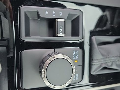 New 2026 Toyota Tundra Limited AWD/4WD image 24