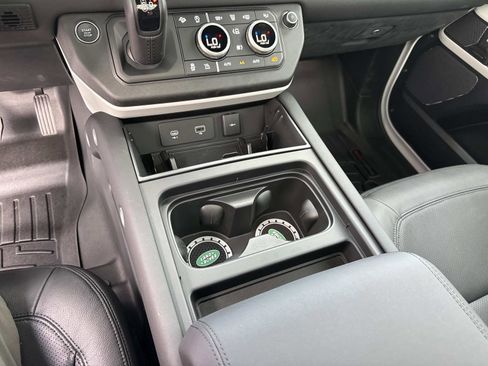 Used 2024 Land Rover Defender 110 S image 26