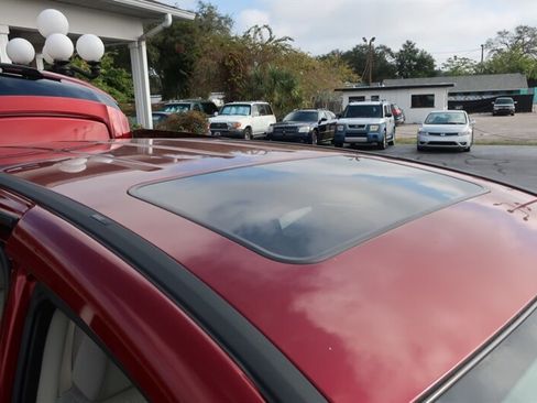 Used 2012 MAZDA MAZDA5 Touring w/ Moonroof & Audio Pkg image 22