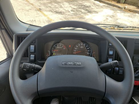 Used 2026 Isuzu NPR RWD image 9