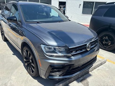 Used 2021 Volkswagen Tiguan SE FWD image 1