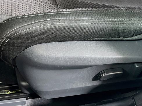 Used 2025 Subaru Outback Premium image 18