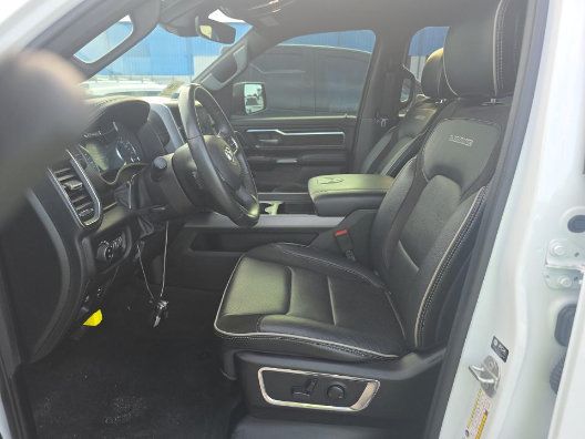 Used 2024 RAM 1500 Laramie AWD/4WD image 4