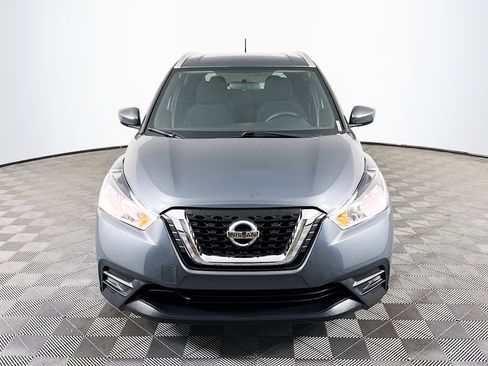 Used 2019 Nissan Kicks SV image 2