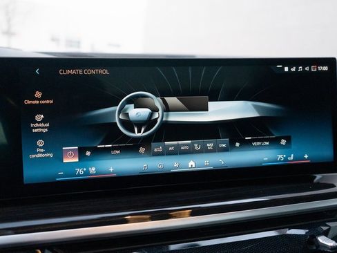 Used 2024 BMW X6 xDrive40i w/ Premium Package image 26