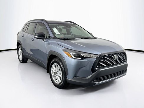 Certified 2025 Toyota Corolla Cross LE w/ Moonroof Package FWD image 9
