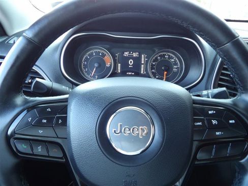 Used 2019 Jeep Cherokee Latitude Plus image 22