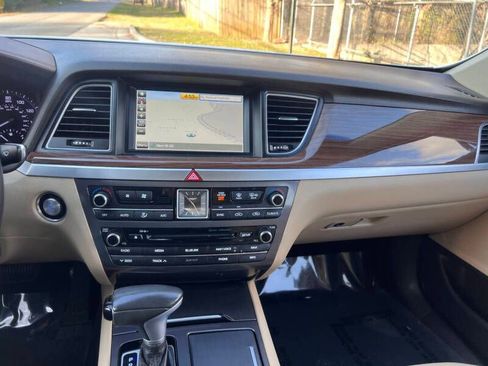Used 2018 Genesis G80 3.8 RWD image 21