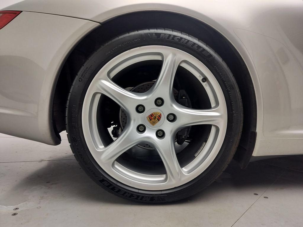Used 2005 Porsche 911 Carrera RWD image 24