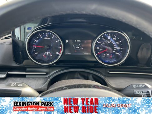 Used 2024 Kia Carnival EX image 24