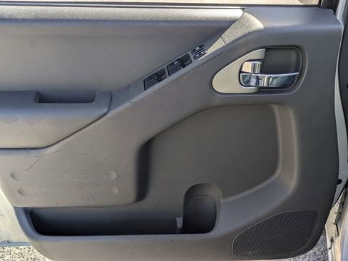 Used 2018 Nissan Frontier PRO-4X image 12