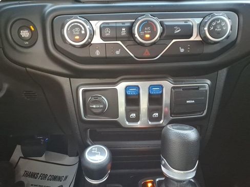 Used 2020 Jeep Wrangler Sport AWD/4WD image 21