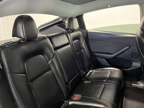 Used 2024 Tesla Model Y Long Range AWD/4WD image 13