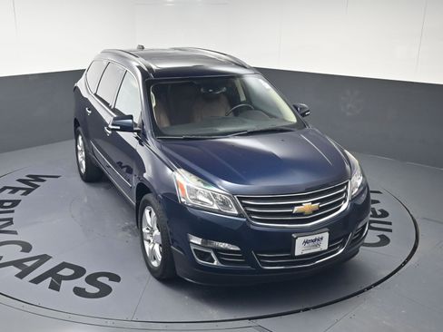 Used 2017 Chevrolet Traverse Premier image 32