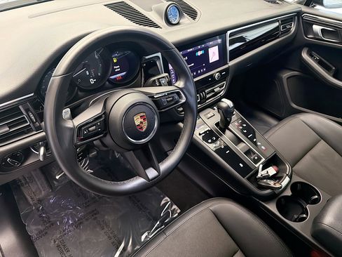 Used 2022 Porsche Macan image 7