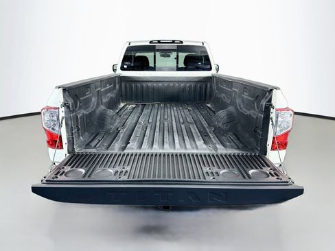 Used 2017 Nissan Titan SV AWD/4WD image 27