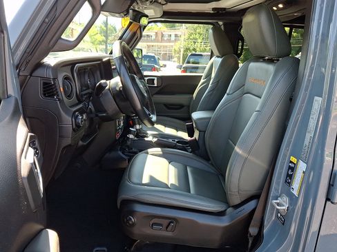 Certified 2024 Jeep Gladiator Mojave AWD/4WD image 14
