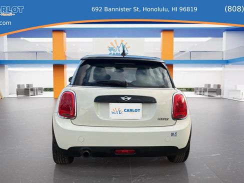 Used 2017 MINI Cooper 2-Door Hardtop FWD image 9
