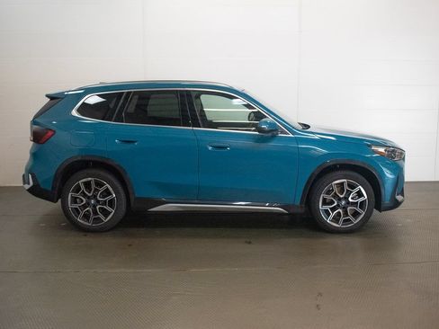 Used 2025 BMW X1 xDrive28i AWD/4WD image 3