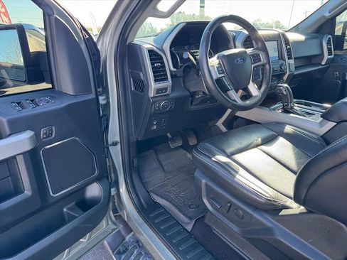 Used 2019 Ford F150 Lariat image 12