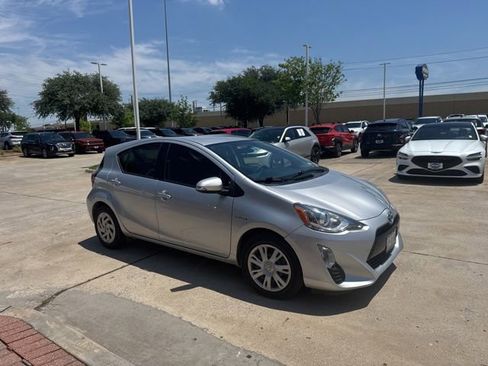 Used 2016 Toyota Prius C Two FWD image 4