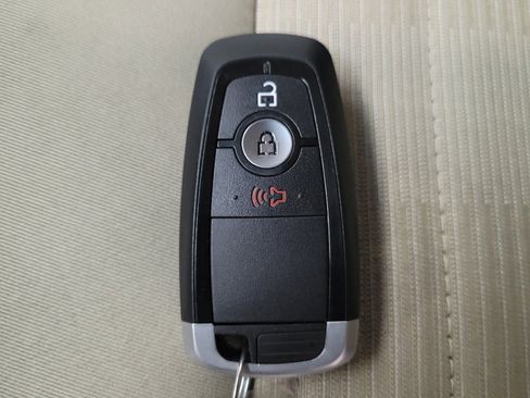Used 2015 Ford Edge SEL FWD image 32