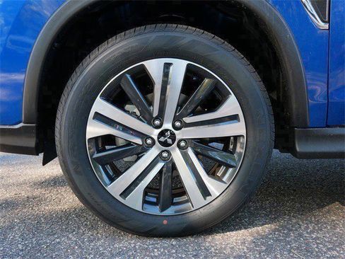 New 2025 Mitsubishi Outlander Sport SE image 3