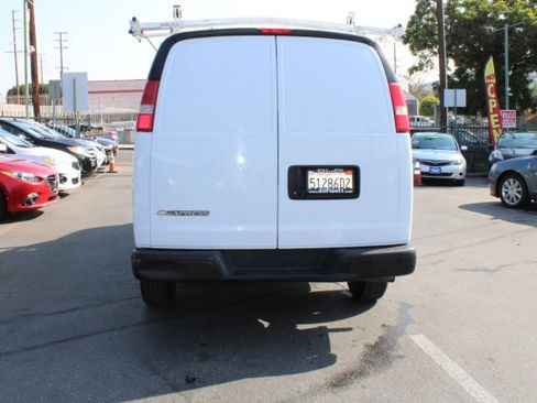 Used 2017 Chevrolet Express 2500 image 5