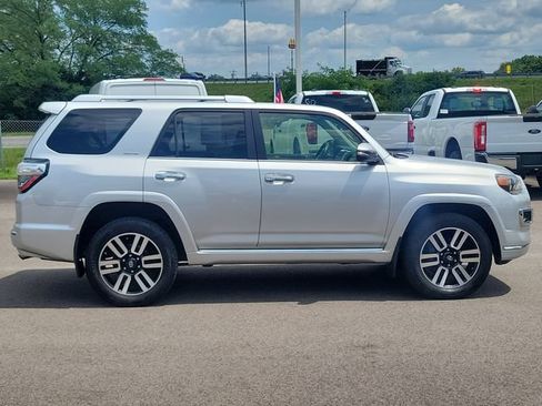 Used 2021 Toyota 4Runner Limited AWD/4WD image 6