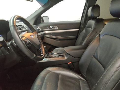 Used 2017 Ford Explorer XLT w/ Equipment Group 202A image 17