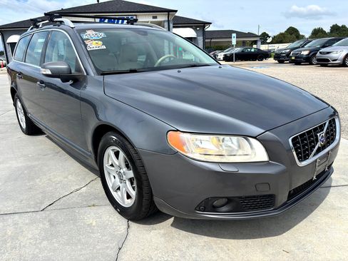 Used 2008 Volvo V70 image 2