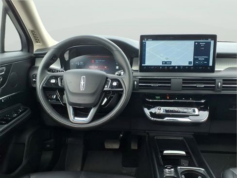 Used 2024 Lincoln Corsair AWD w/ Equipment Group 101A image 10