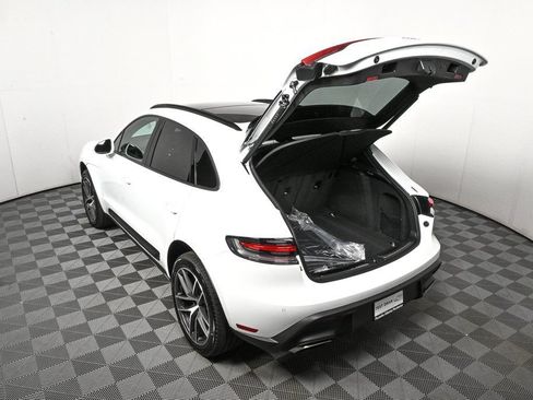 Certified 2026 Porsche Macan AWD/4WD image 34