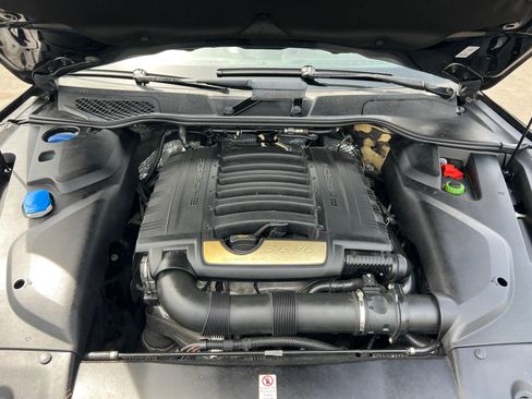 Used 2016 Porsche Cayenne AWD/4WD image 24