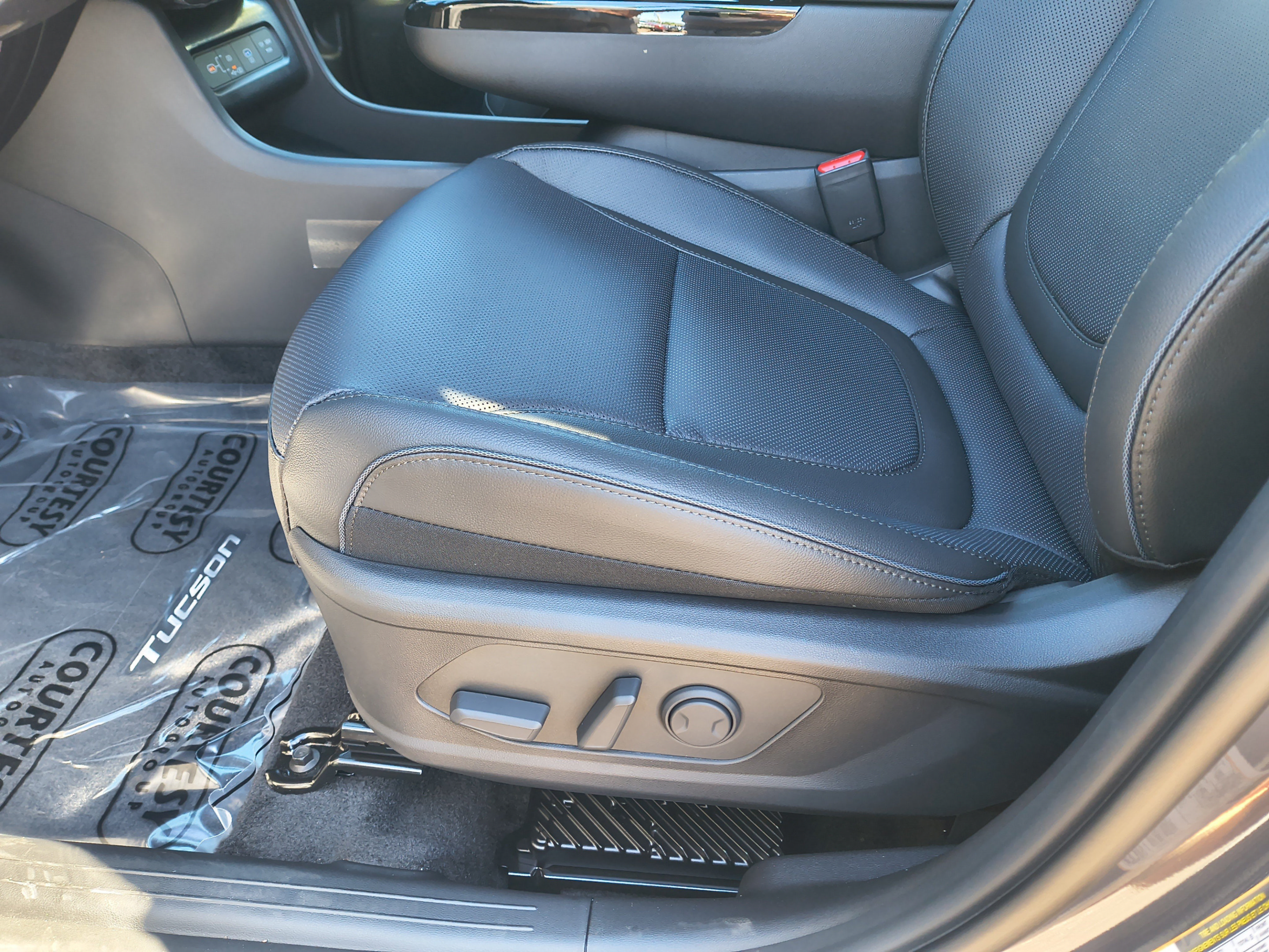 New 2026 Hyundai Tucson Limited AWD/4WD image 17