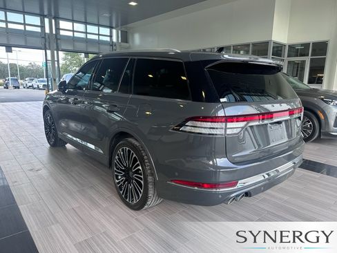 Used 2023 Lincoln Aviator Black Label w/ Class IV Trailer Tow Package AWD/4WD image 10