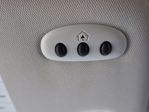 Used 2024 Ford Edge Titanium image 24