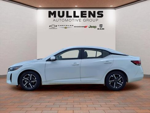 Used 2025 Nissan Sentra SV FWD image 8