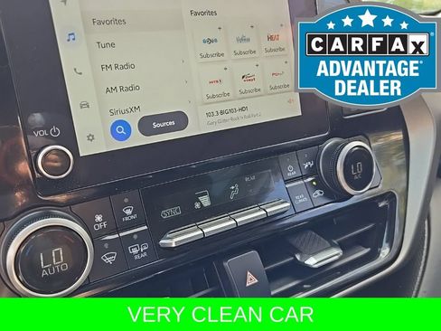 Used 2024 Toyota Highlander XLE AWD/4WD image 22