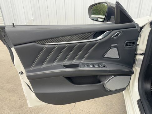 Used 2022 Maserati Ghibli Trofeo RWD image 42