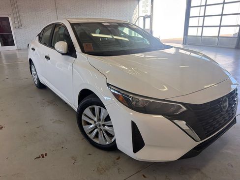 Used 2025 Nissan Sentra S FWD image 3