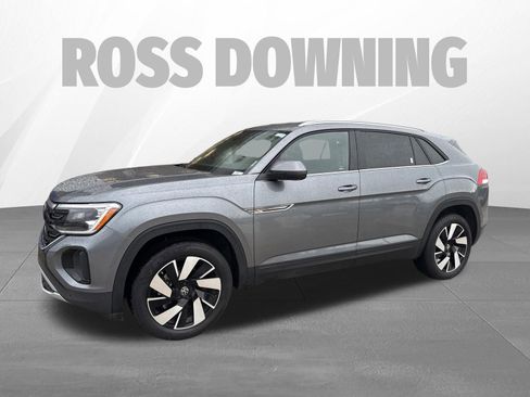 Used 2025 Volkswagen Atlas Cross Sport SE FWD image 2