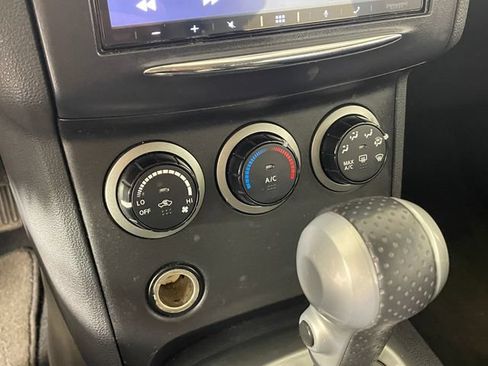 Used 2011 Nissan Rogue S FWD image 8