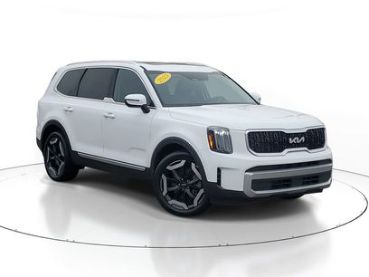 Used 2023 Kia Telluride EX w/ EX Captain's Chair Package