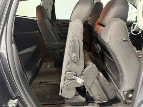 Used 2015 Chevrolet Traverse LT w/ Style and Technology Package FWD image 25