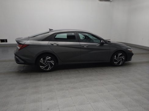Used 2025 Hyundai Elantra Sport FWD image 10