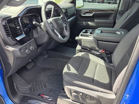 New 2026 Chevrolet Silverado 1500 LT Trail Boss w/ Dark Appearance Package AWD/4WD image 5