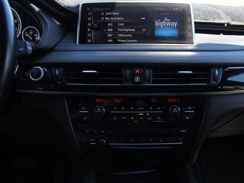 Used 2017 BMW X5 xDrive50i AWD/4WD image 17