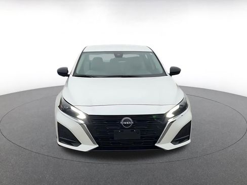 Used 2025 Nissan Altima 2.5 SV image 4