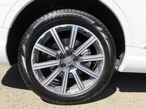 Used 2017 Audi Q7 3.0T Premium Plus w/ Premium Plus Package AWD/4WD image 34